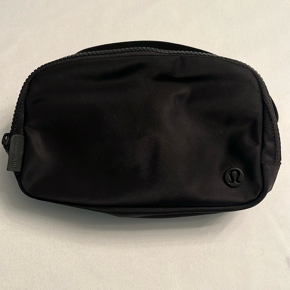 Lululemon belt bag